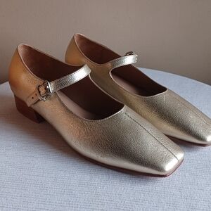 NWOT-HUMA BLANCO SHOES